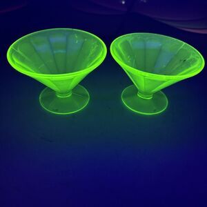 Pair 2 Federal Green Depression Sherbet Dessert Dishes Uranium Glass F Stamped